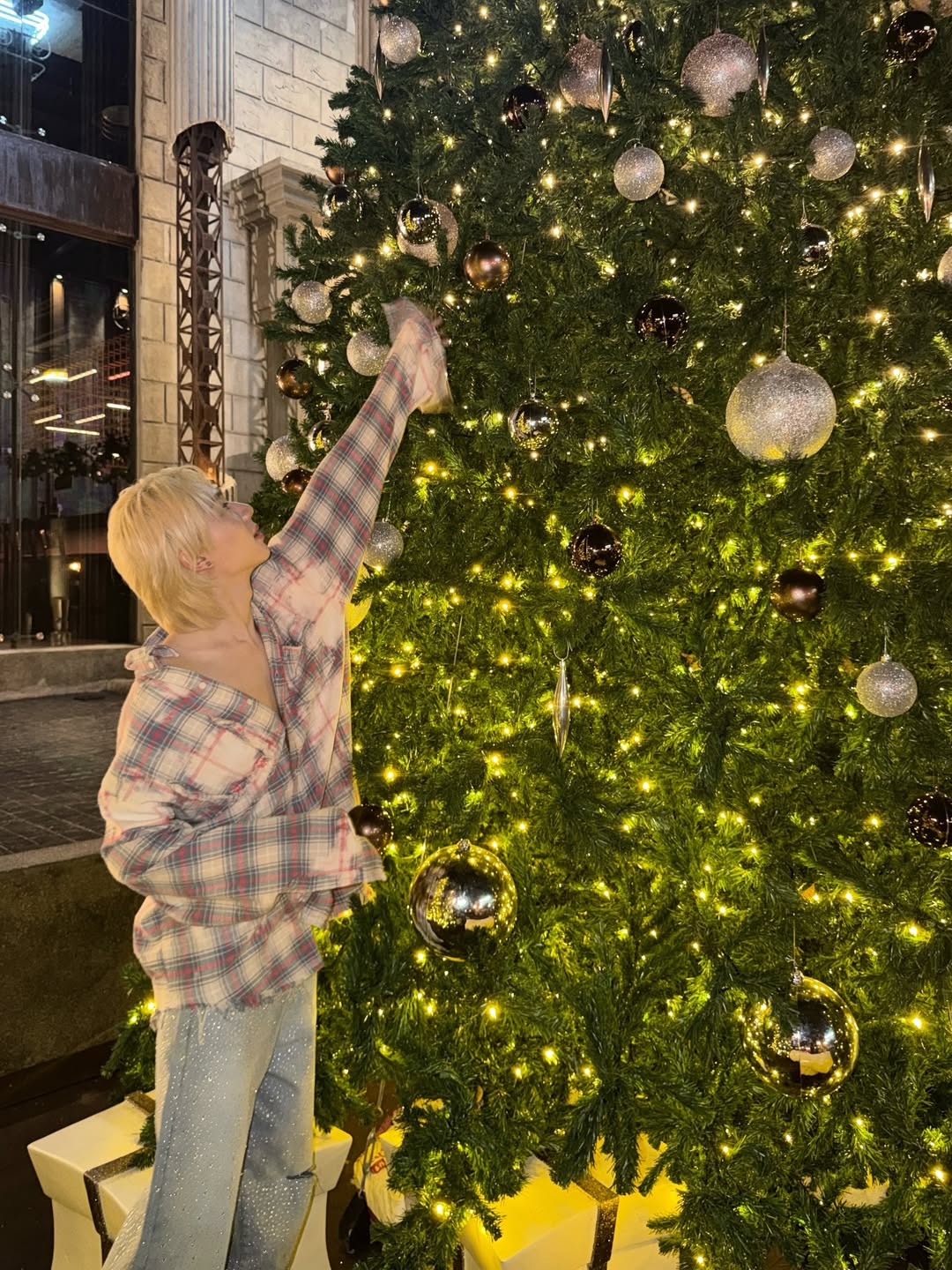 นุนิว - ชวรินทร์ เพริศพิริยะวงศ์