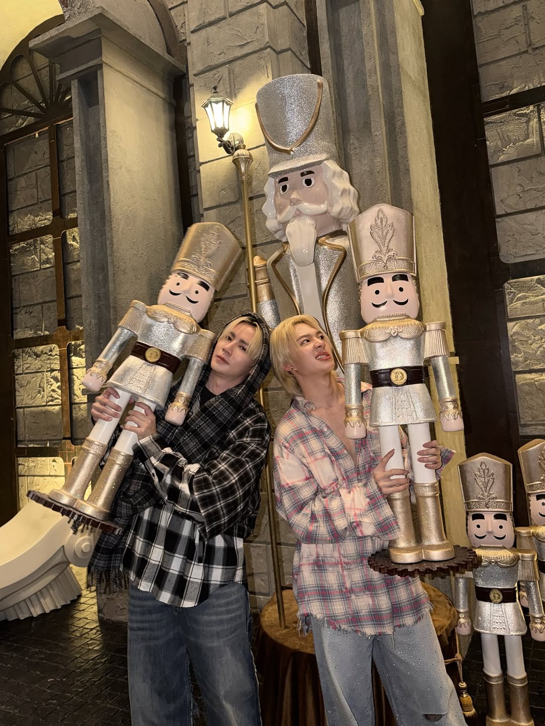 นุนิว - ชวรินทร์ เพริศพิริยะวงศ์