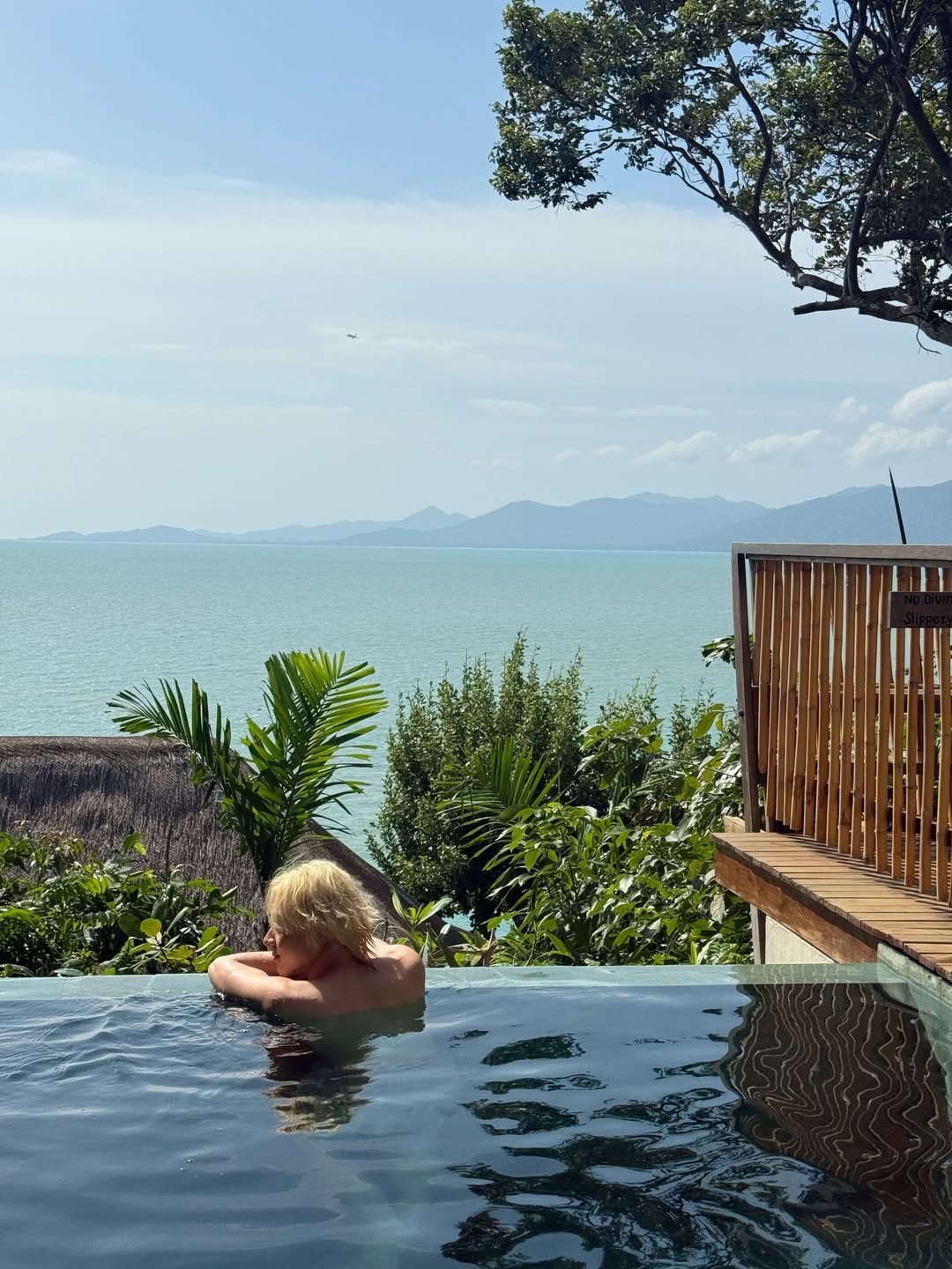 นุนิว - ชวรินทร์ เพริศพิริยะวงศ์