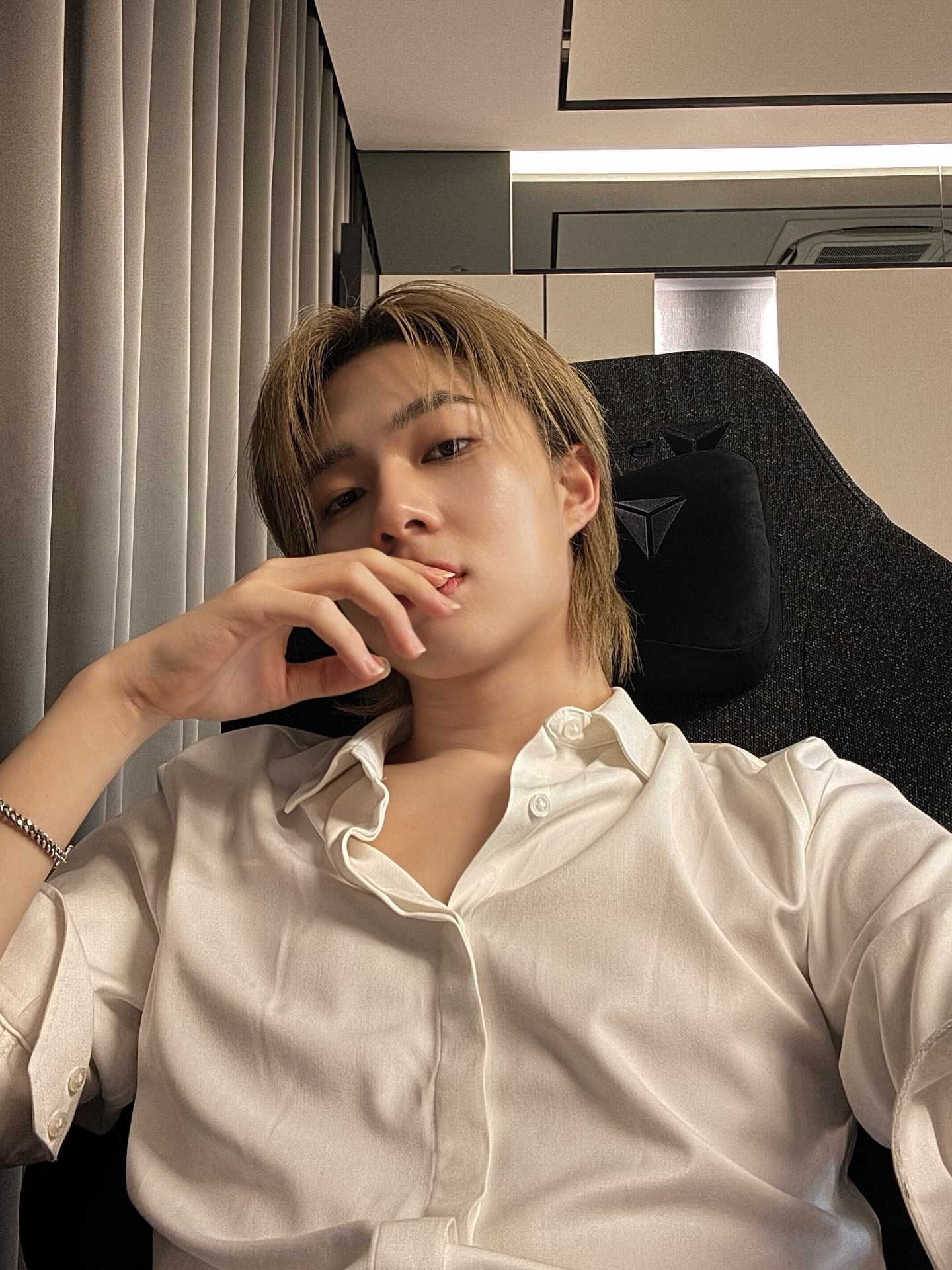 นุนิว - ชวรินทร์ เพริศพิริยะวงศ์