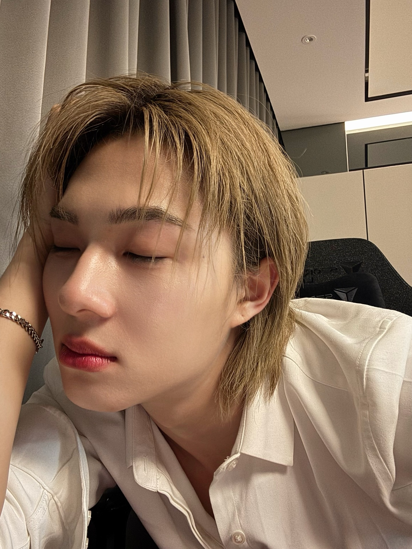 นุนิว - ชวรินทร์ เพริศพิริยะวงศ์