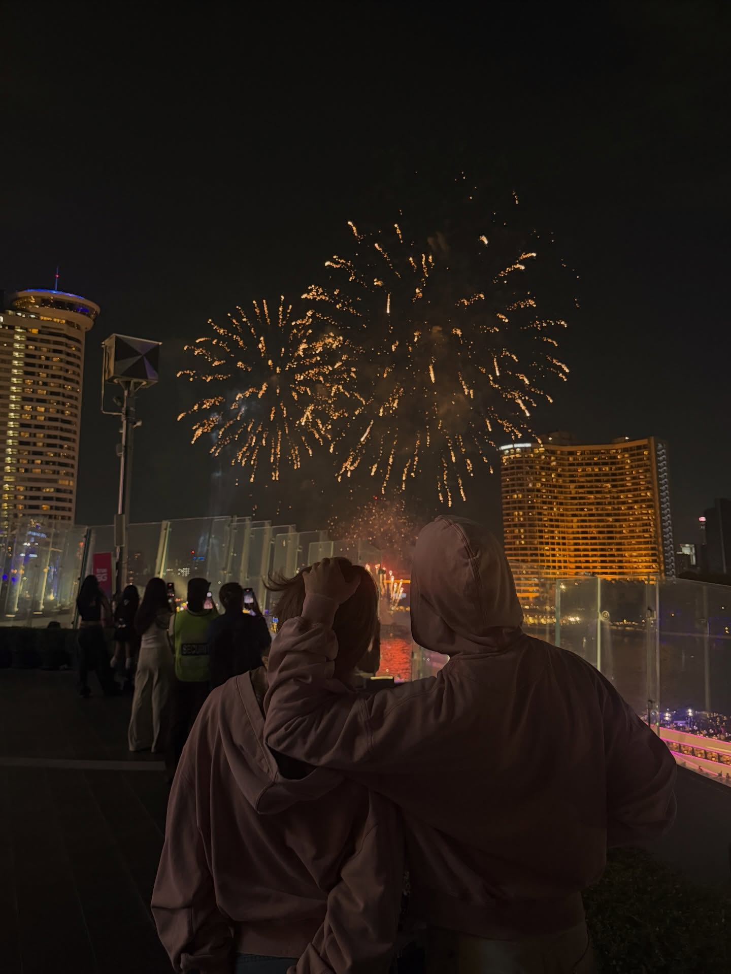 นุนิว - ชวรินทร์ เพริศพิริยะวงศ์
