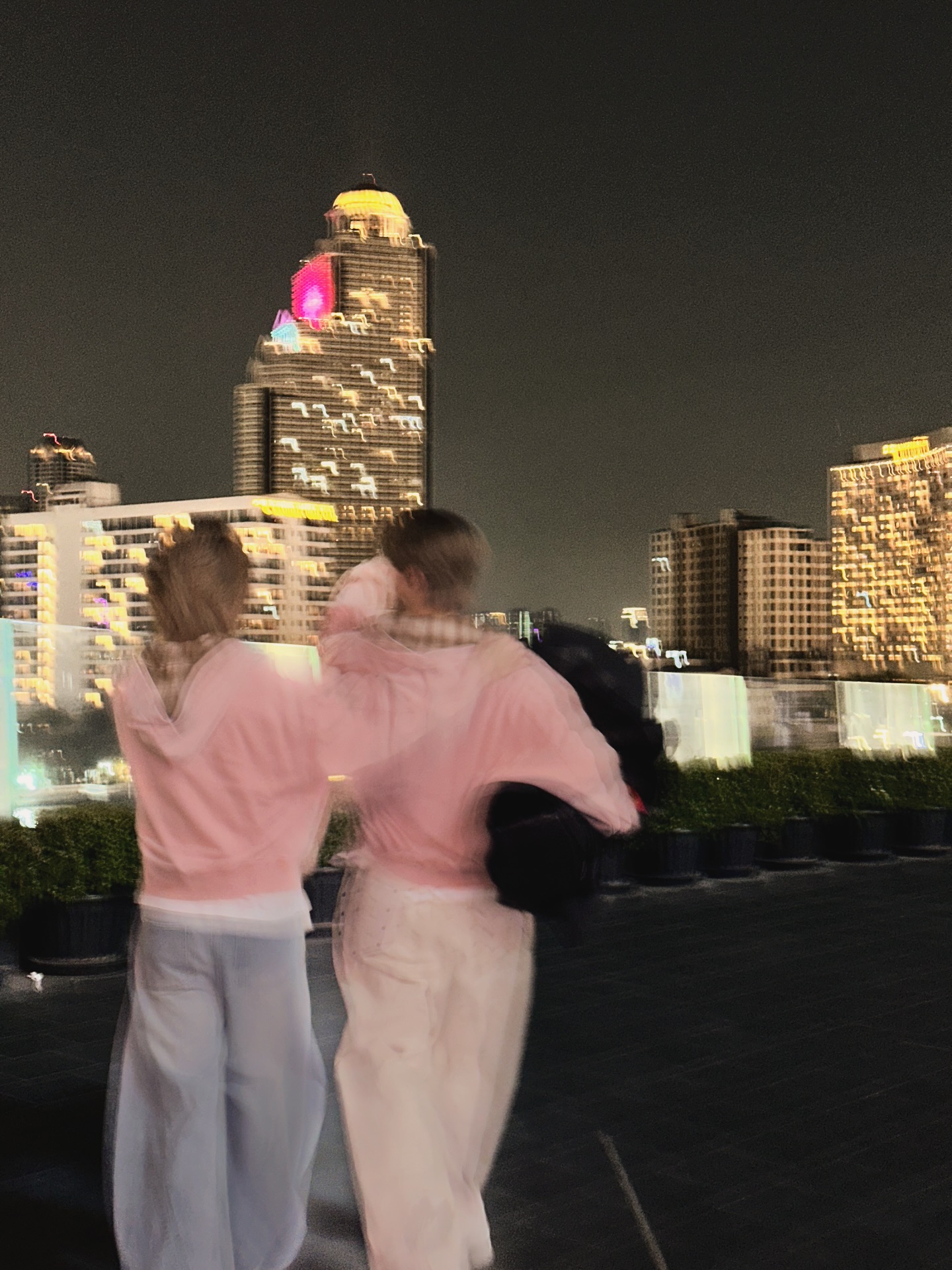 นุนิว - ชวรินทร์ เพริศพิริยะวงศ์