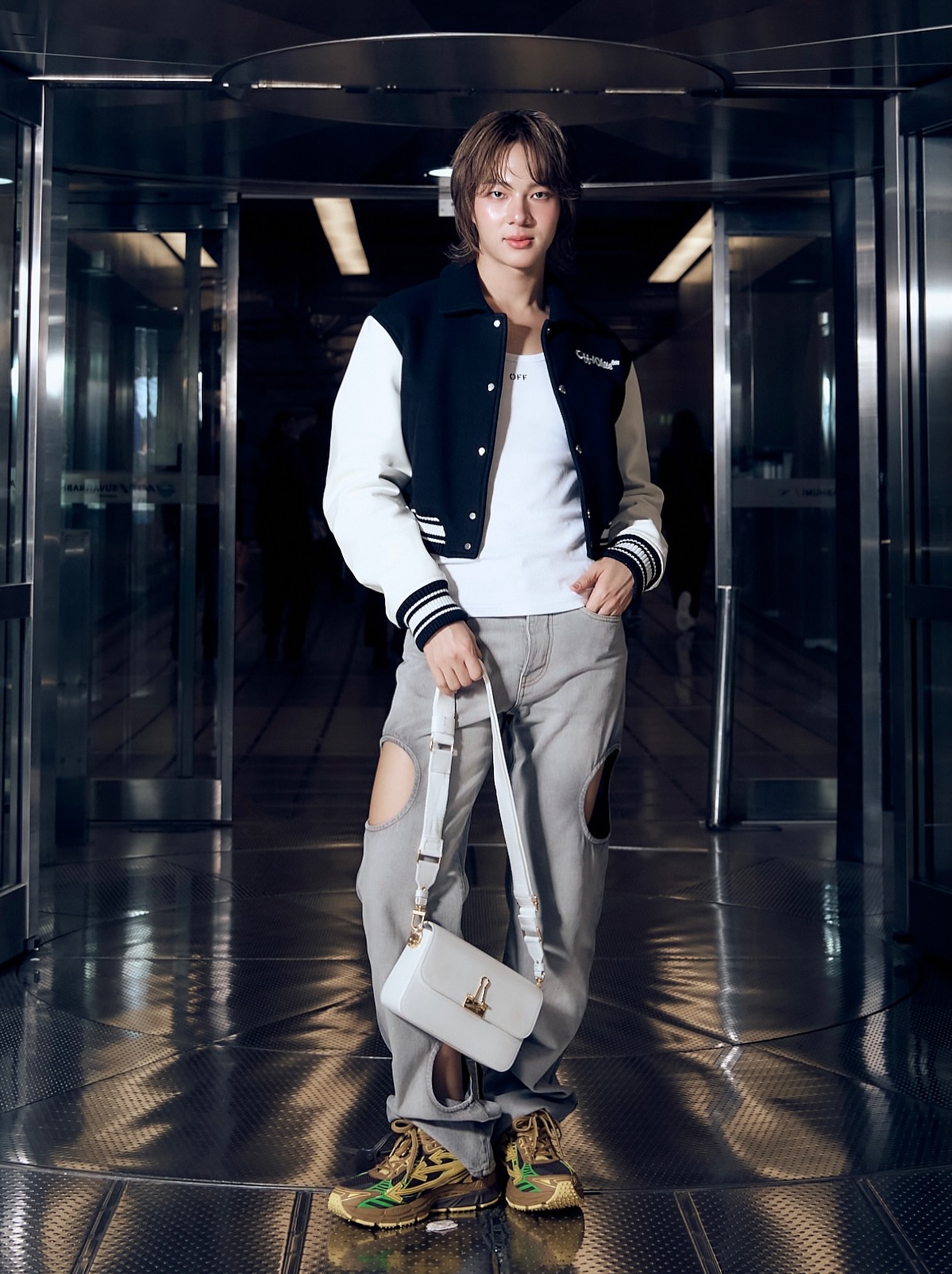 นุนิว - ชวรินทร์ เพริศพิริยะวงศ์