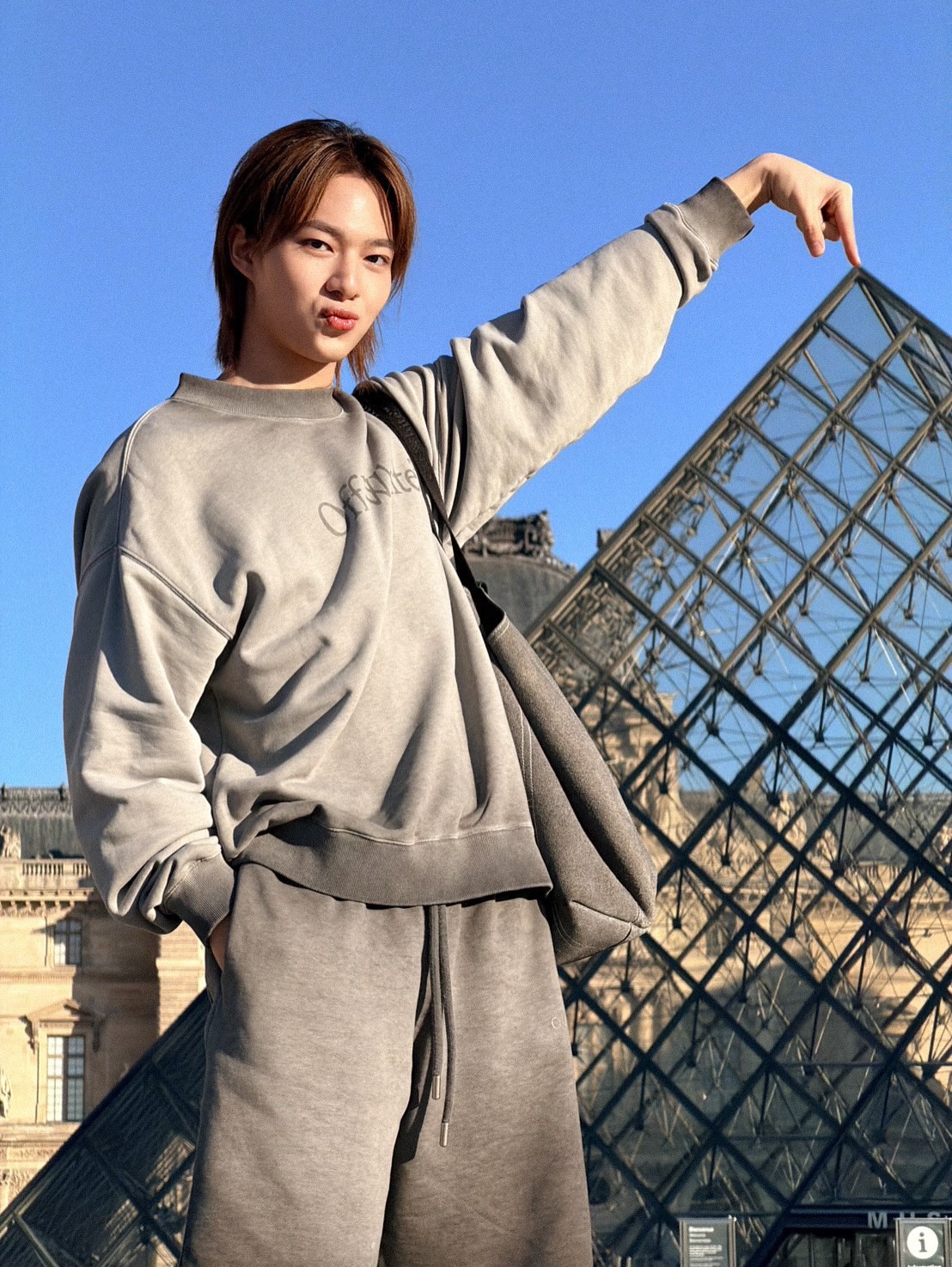 นุนิว - ชวรินทร์ เพริศพิริยะวงศ์