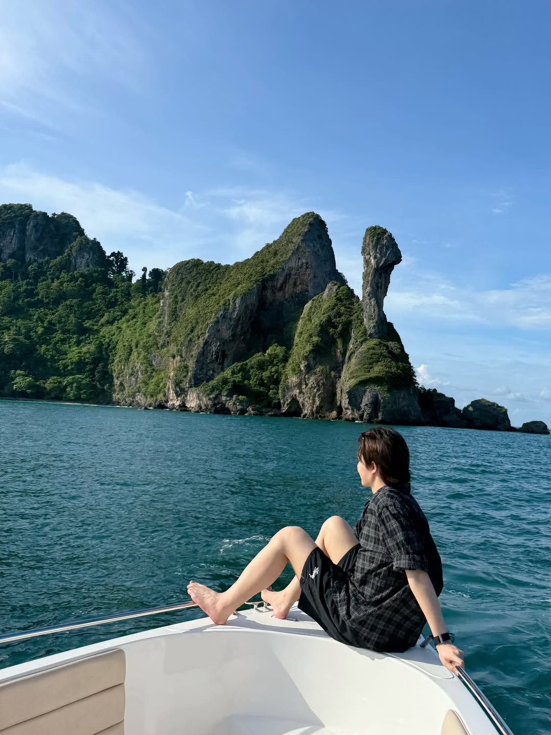 นุนิว - ชวรินทร์ เพริศพิริยะวงศ์
