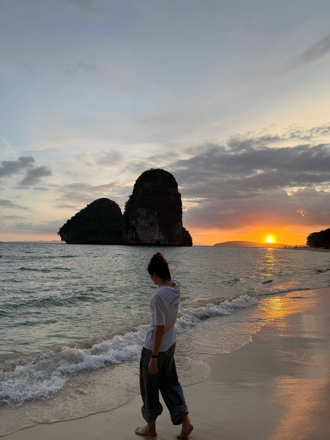 นุนิว - ชวรินทร์ เพริศพิริยะวงศ์