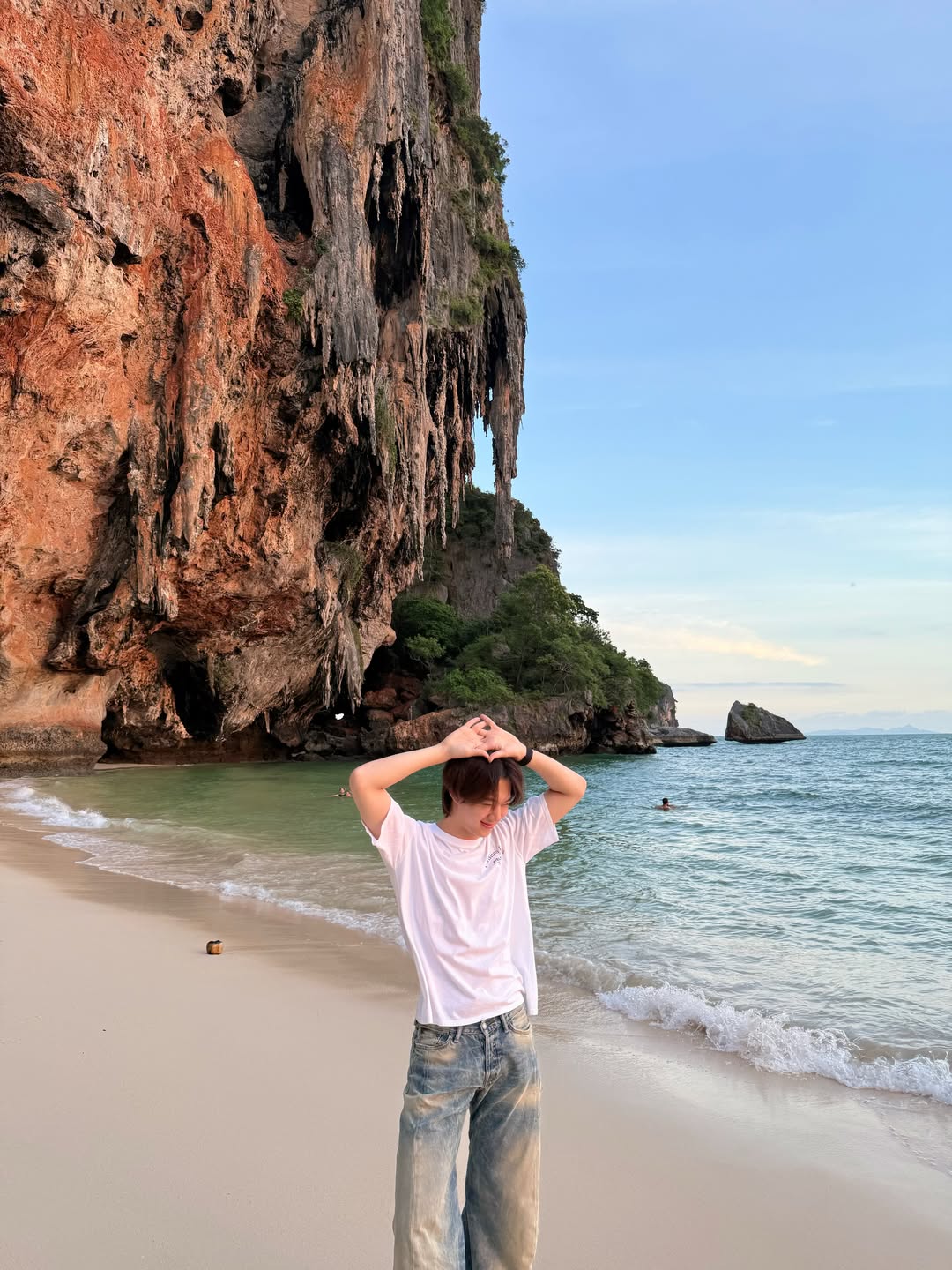 นุนิว - ชวรินทร์ เพริศพิริยะวงศ์