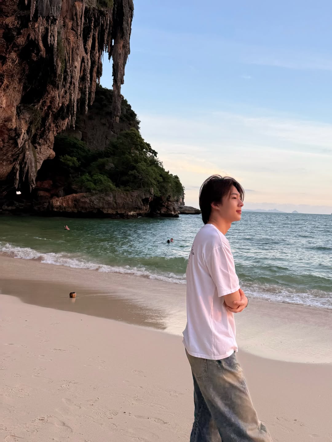 นุนิว - ชวรินทร์ เพริศพิริยะวงศ์