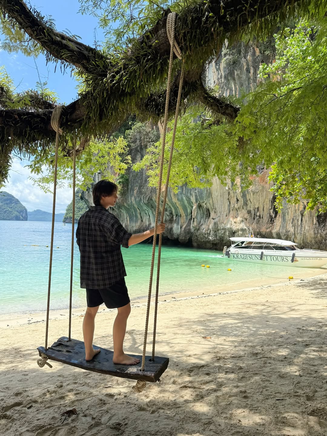 นุนิว - ชวรินทร์ เพริศพิริยะวงศ์