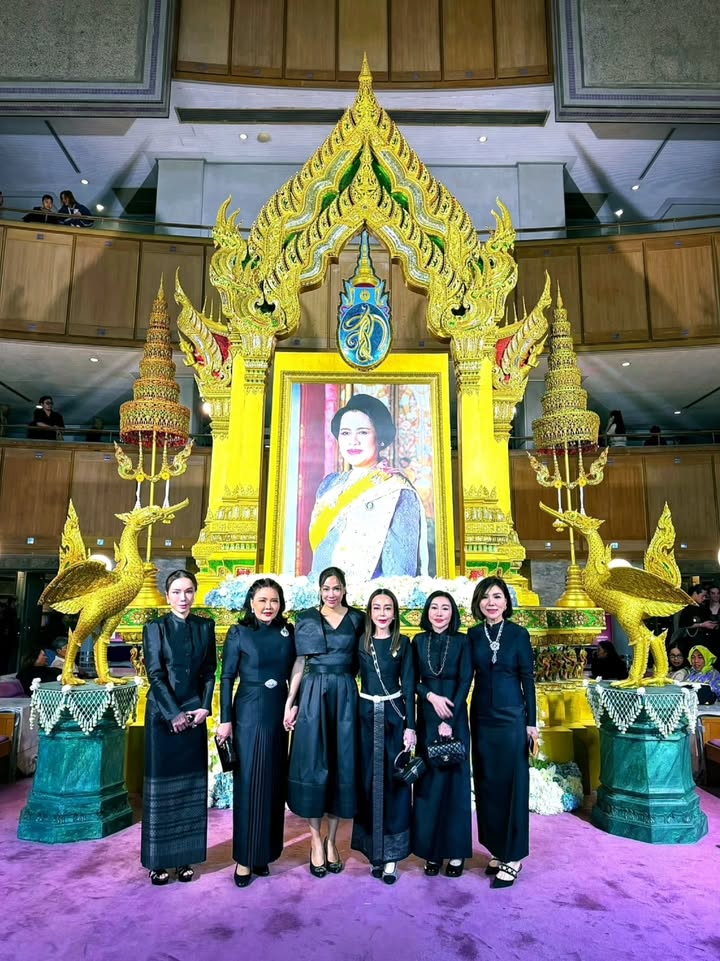 จอย - รินลณี ศรีเพ็ญ