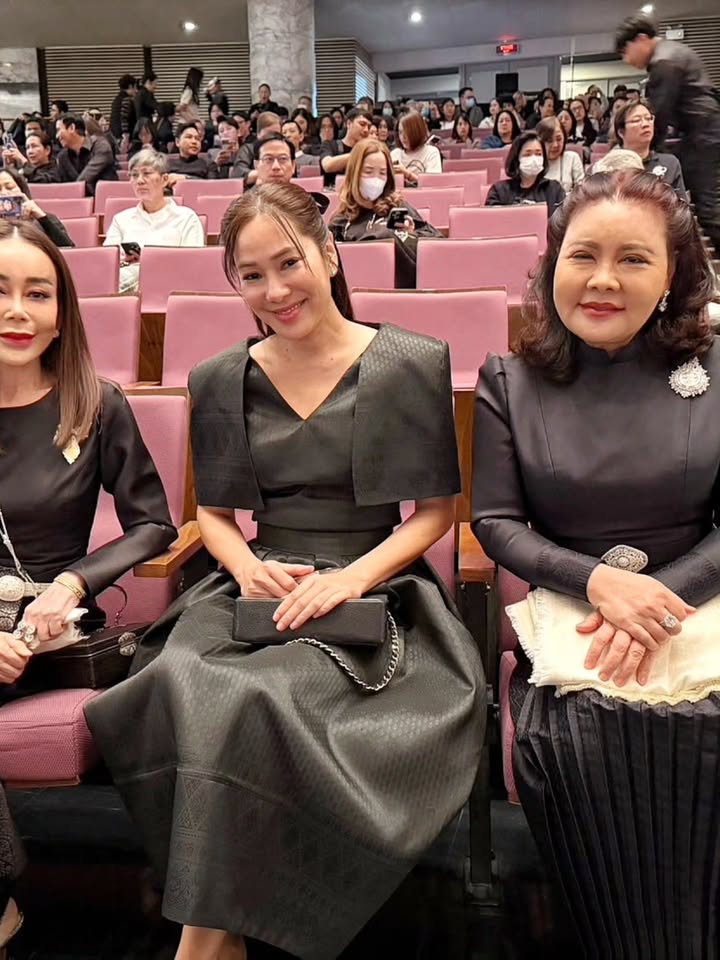 จอย - รินลณี ศรีเพ็ญ