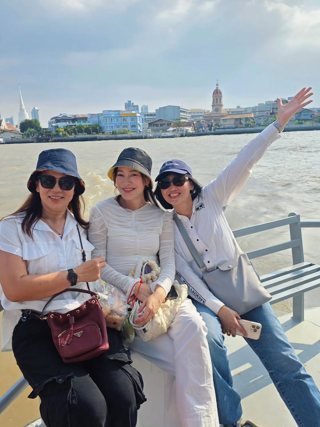 จอย - รินลณี ศรีเพ็ญ