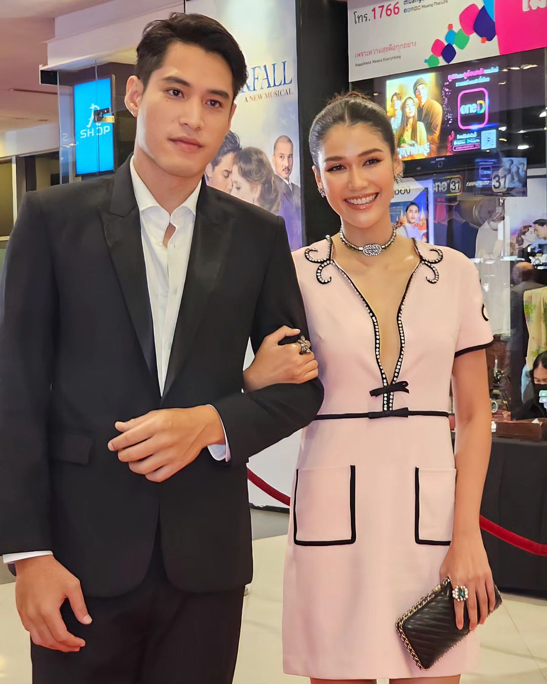 แนท - อนิพรณ์  เฉลิมบูรณะวงศ์