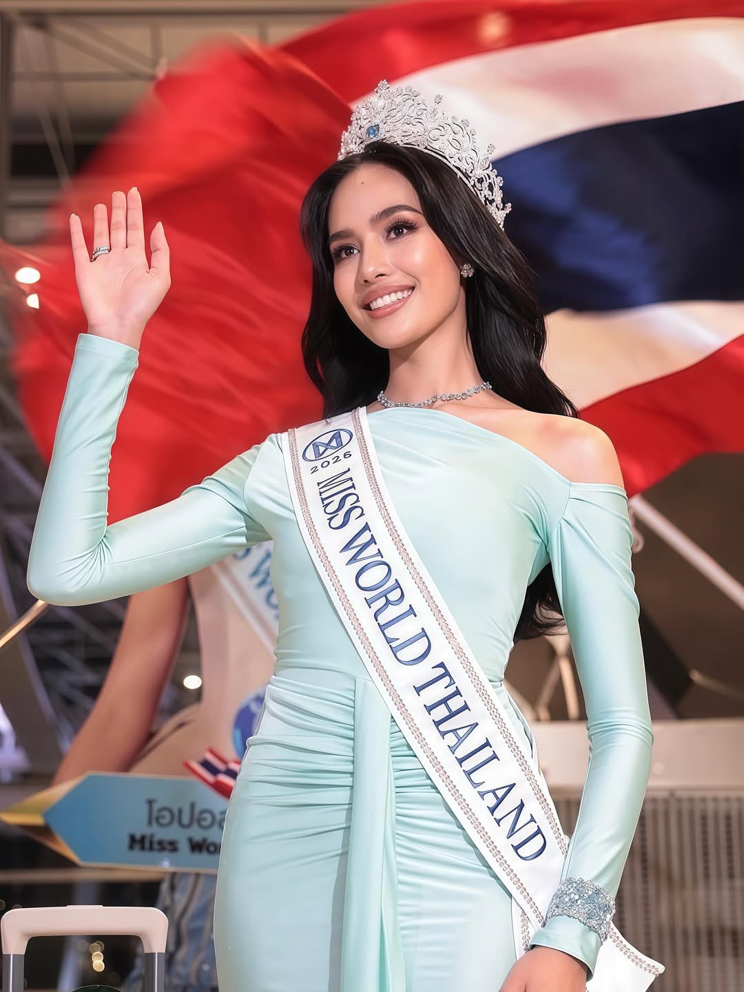 แนท - อนิพรณ์  เฉลิมบูรณะวงศ์