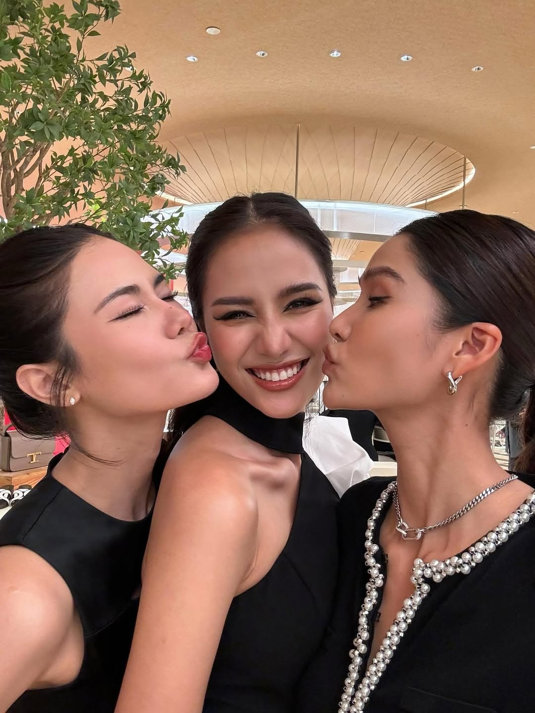 แนท - อนิพรณ์  เฉลิมบูรณะวงศ์