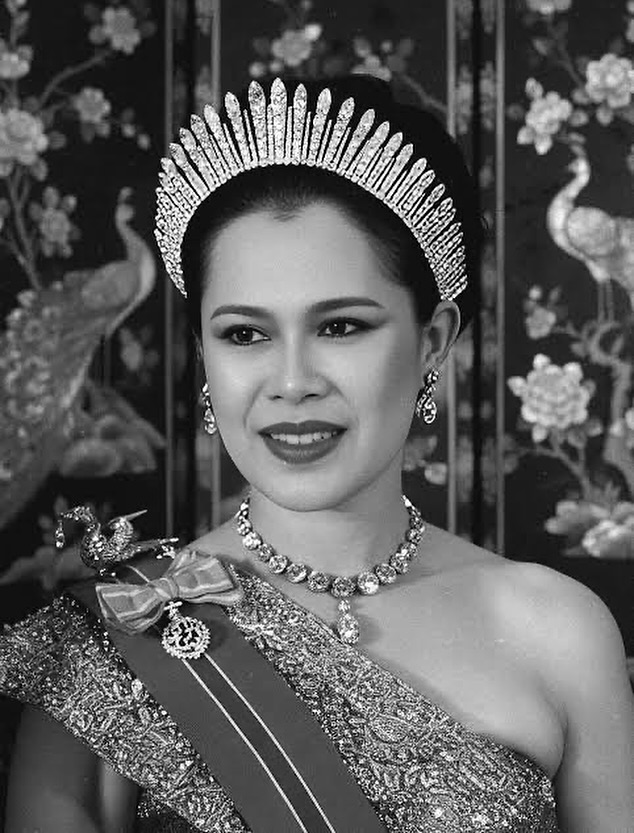 แนท - อนิพรณ์  เฉลิมบูรณะวงศ์