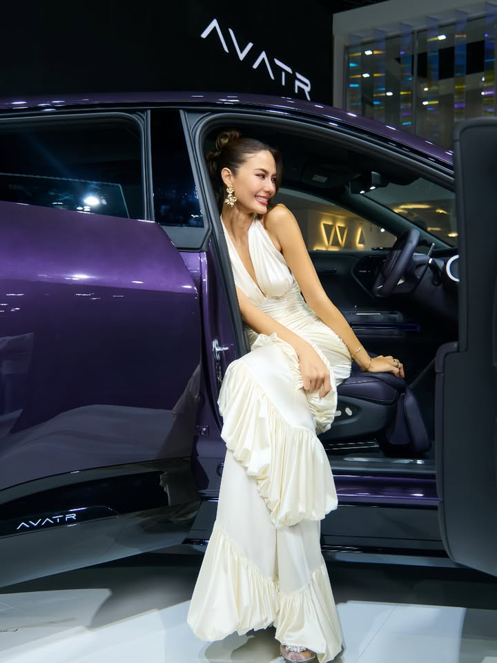 แนท - อนิพรณ์  เฉลิมบูรณะวงศ์