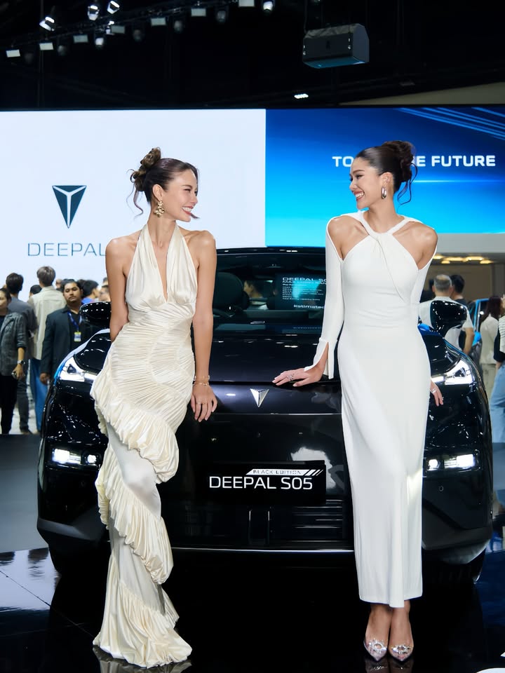 แนท - อนิพรณ์  เฉลิมบูรณะวงศ์