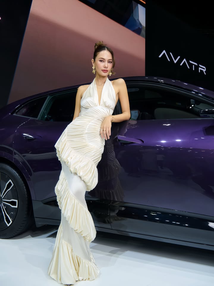 แนท - อนิพรณ์  เฉลิมบูรณะวงศ์