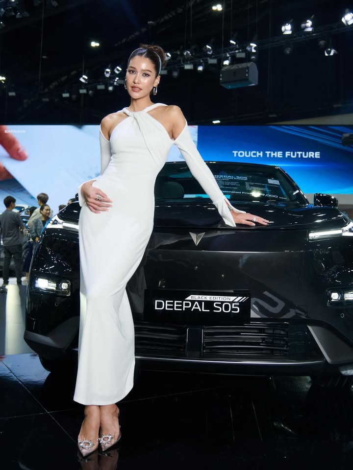 แนท - อนิพรณ์  เฉลิมบูรณะวงศ์