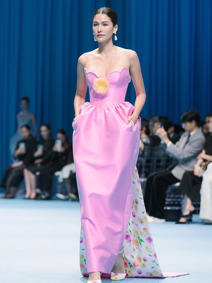 แนท - อนิพรณ์  เฉลิมบูรณะวงศ์