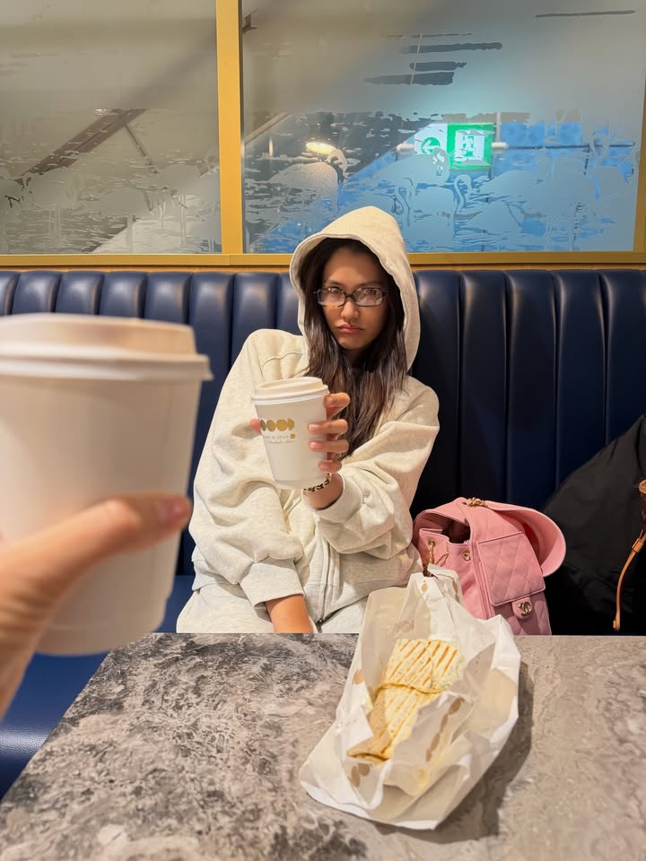 แนท - อนิพรณ์  เฉลิมบูรณะวงศ์