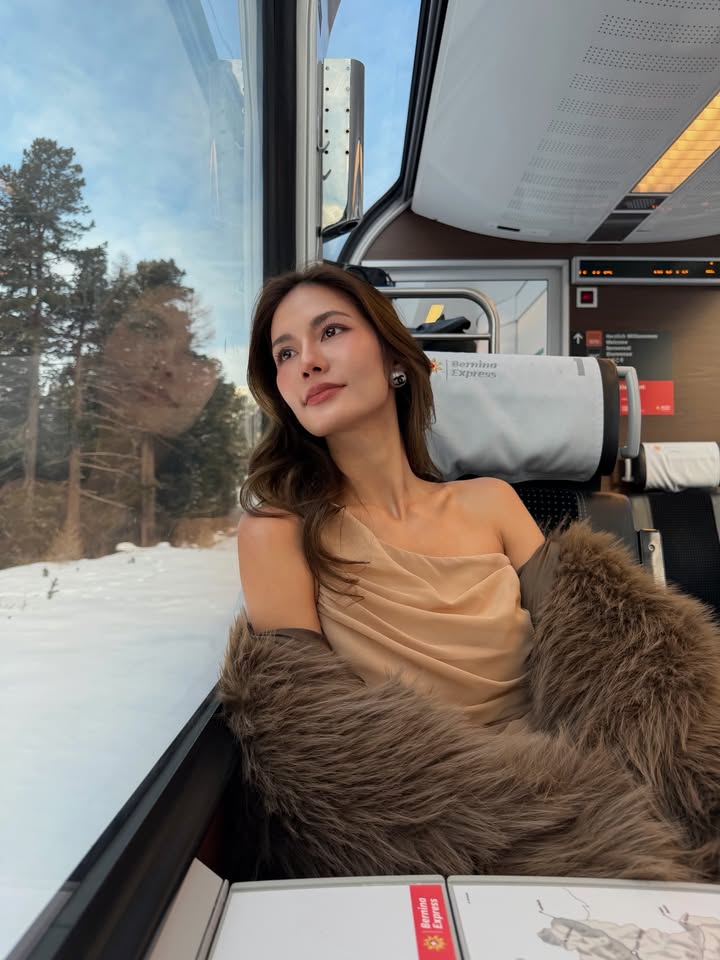 แนท - อนิพรณ์  เฉลิมบูรณะวงศ์