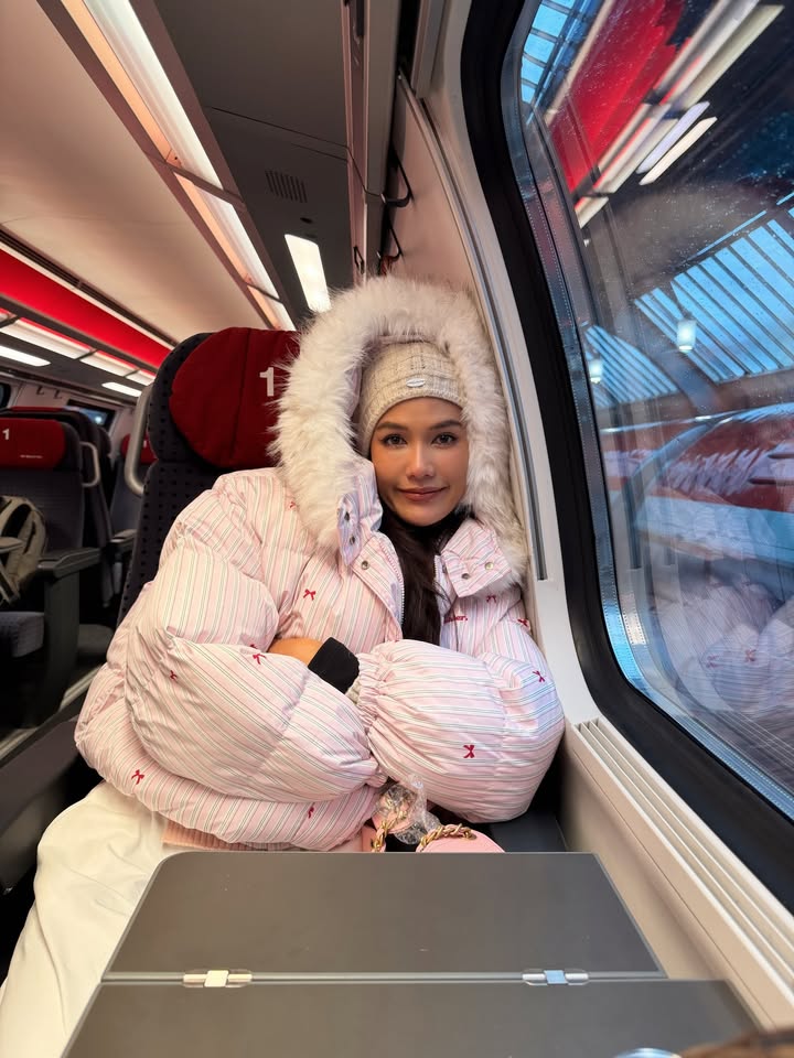 แนท - อนิพรณ์  เฉลิมบูรณะวงศ์