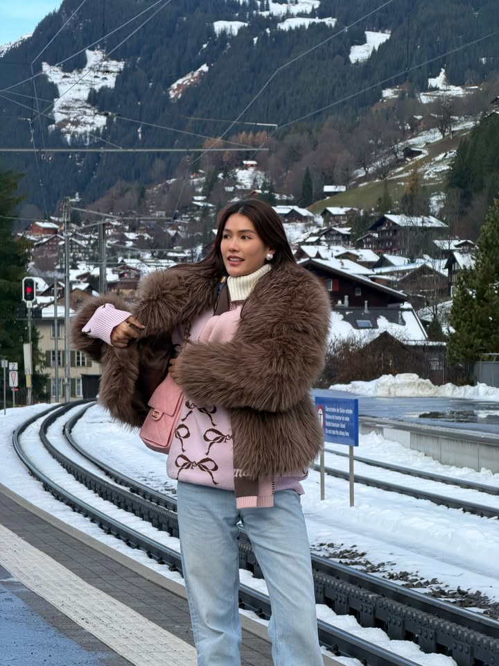 แนท - อนิพรณ์  เฉลิมบูรณะวงศ์