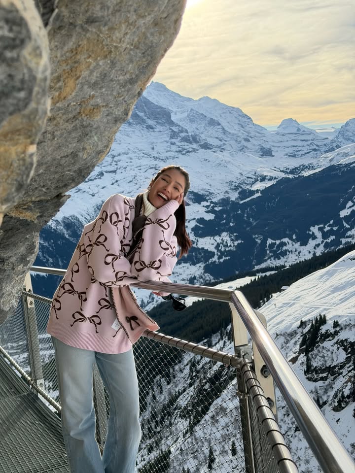 แนท - อนิพรณ์  เฉลิมบูรณะวงศ์