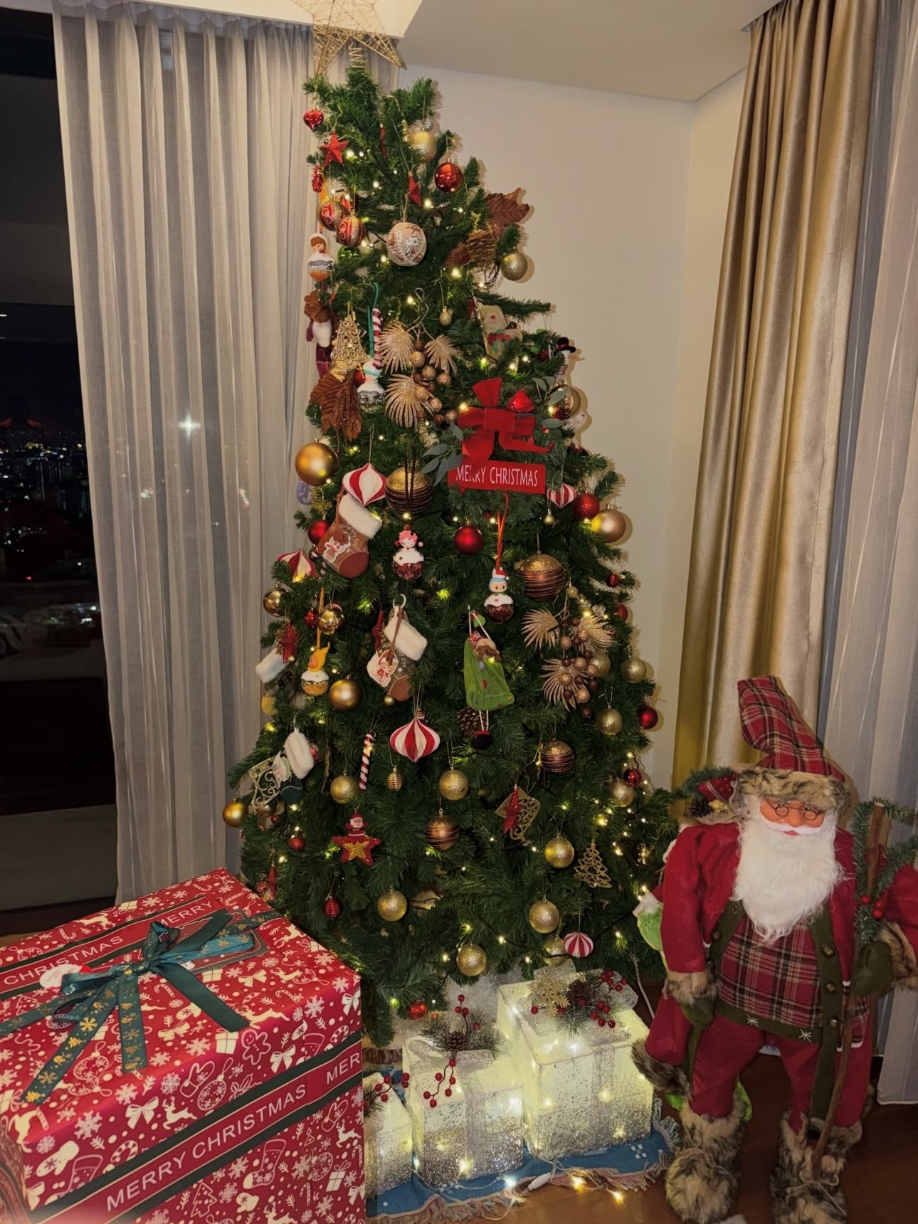 แนท - อนิพรณ์  เฉลิมบูรณะวงศ์