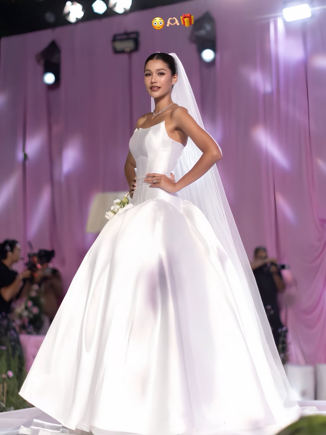 แนท - อนิพรณ์  เฉลิมบูรณะวงศ์