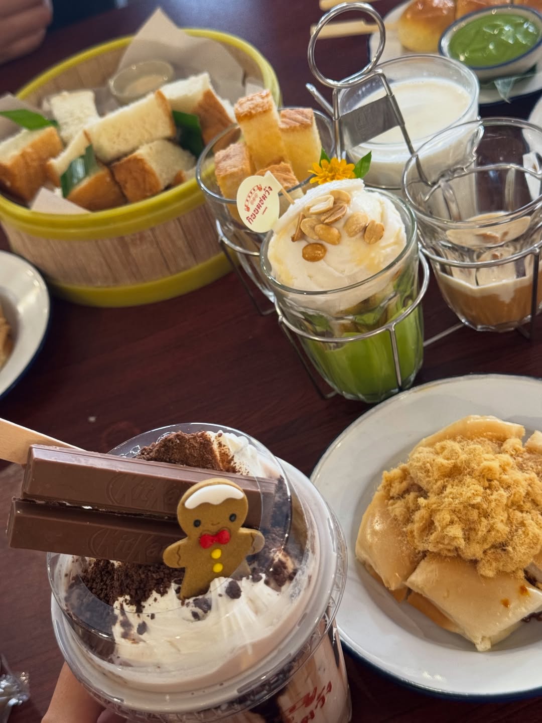 แนท - อนิพรณ์  เฉลิมบูรณะวงศ์