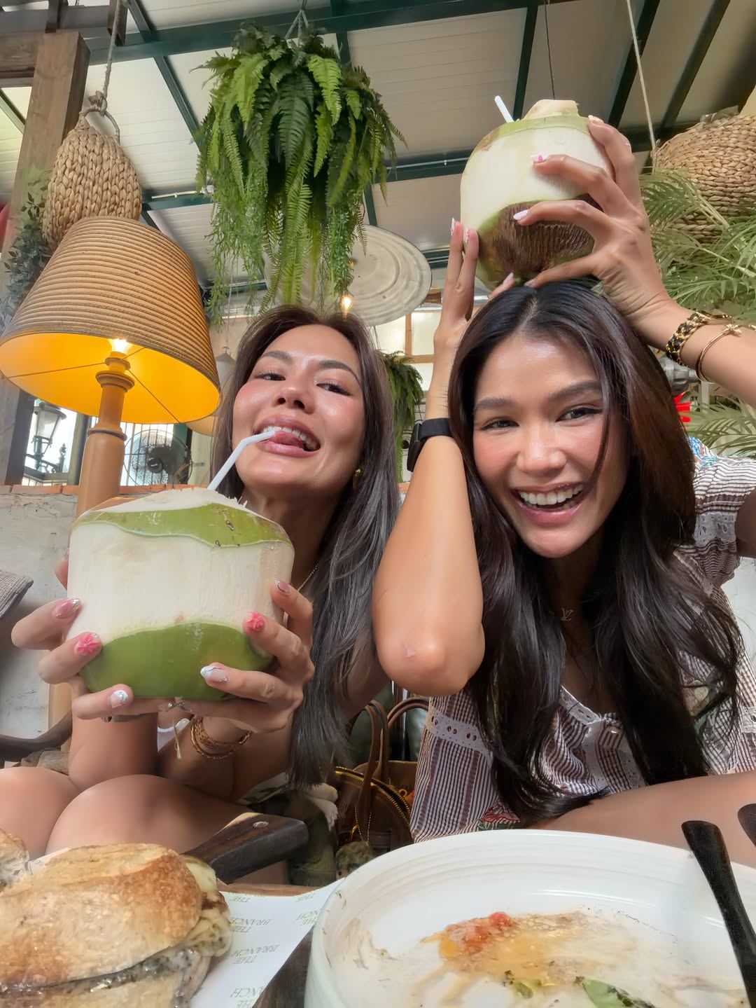 แนท - อนิพรณ์  เฉลิมบูรณะวงศ์