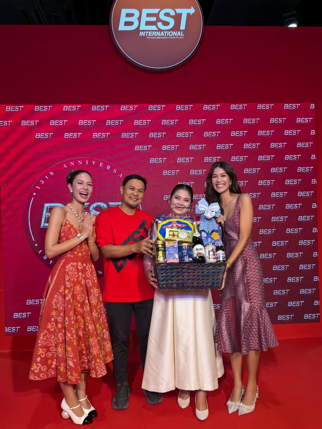 แนท - อนิพรณ์  เฉลิมบูรณะวงศ์