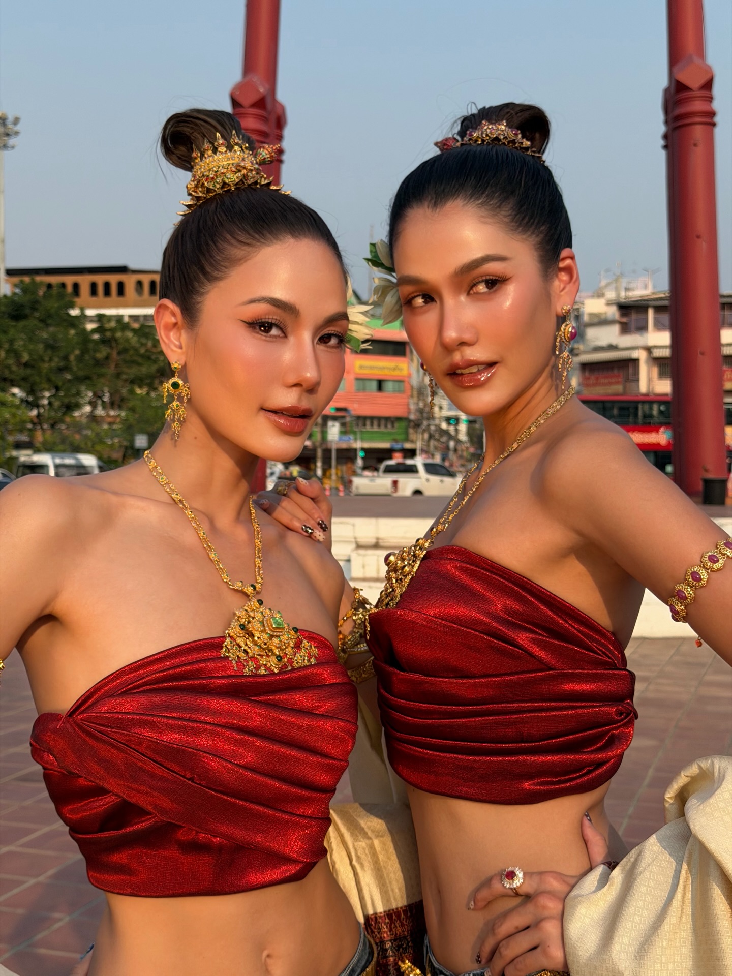 แนท - อนิพรณ์  เฉลิมบูรณะวงศ์