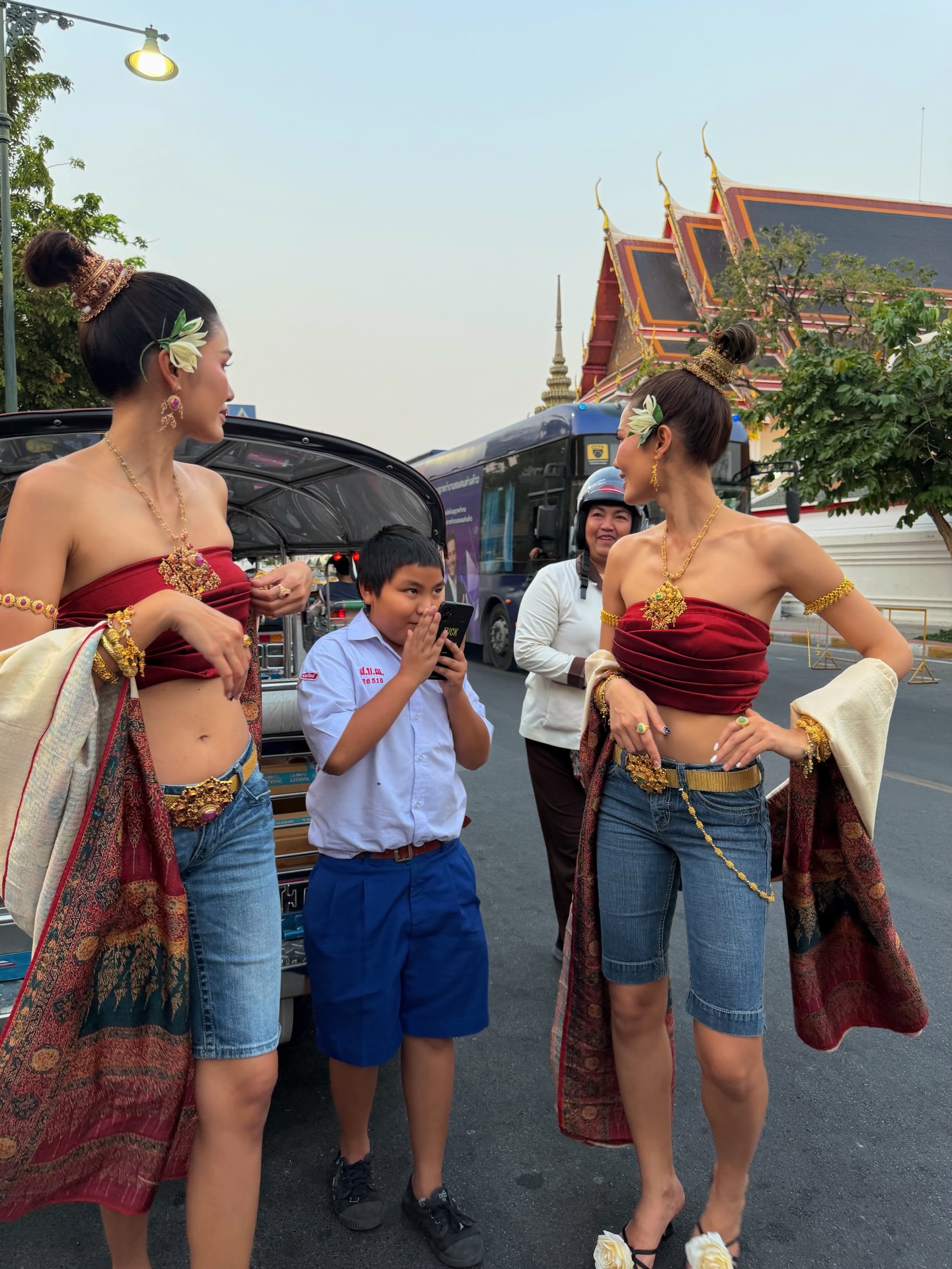 แนท - อนิพรณ์  เฉลิมบูรณะวงศ์