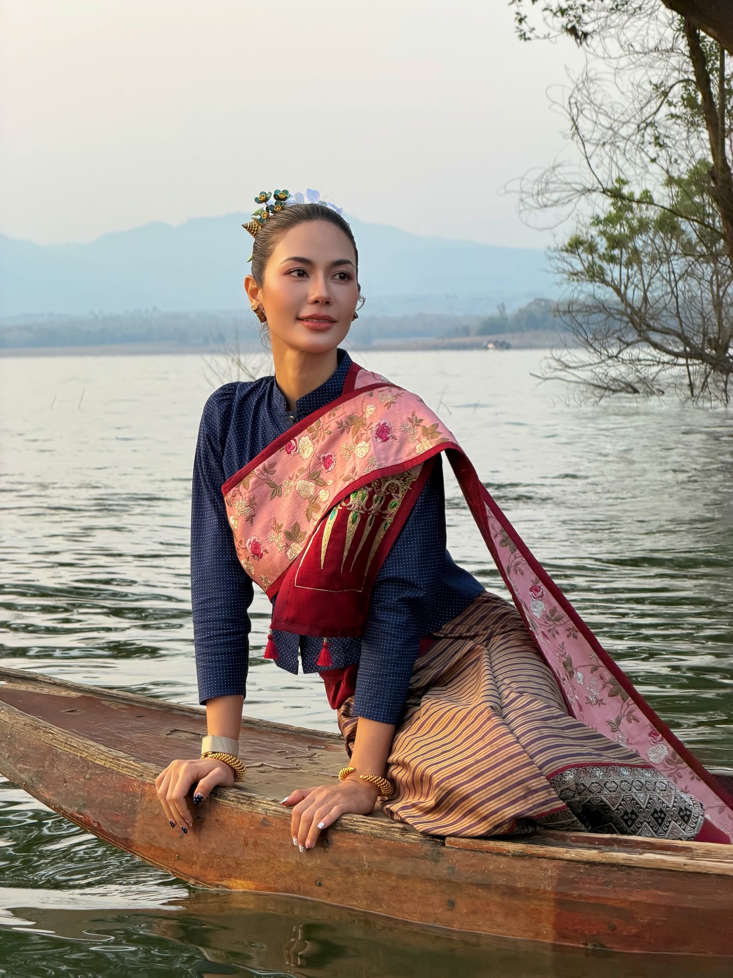 แนท - อนิพรณ์  เฉลิมบูรณะวงศ์