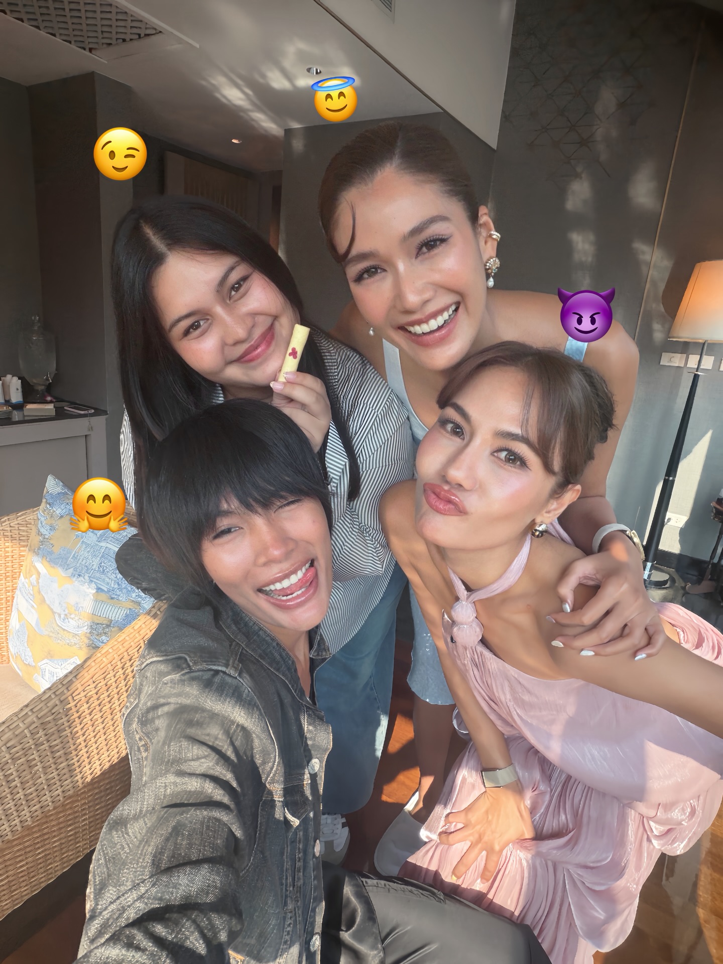 แนท - อนิพรณ์  เฉลิมบูรณะวงศ์