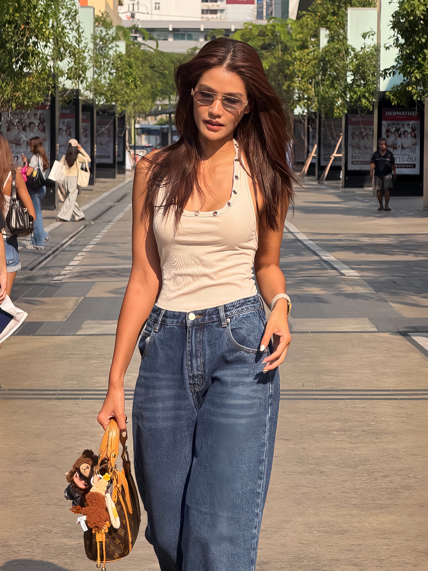 แนท - อนิพรณ์  เฉลิมบูรณะวงศ์