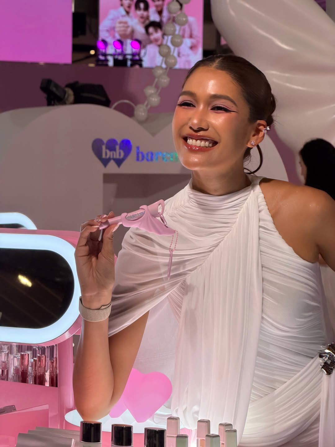 แนท - อนิพรณ์  เฉลิมบูรณะวงศ์