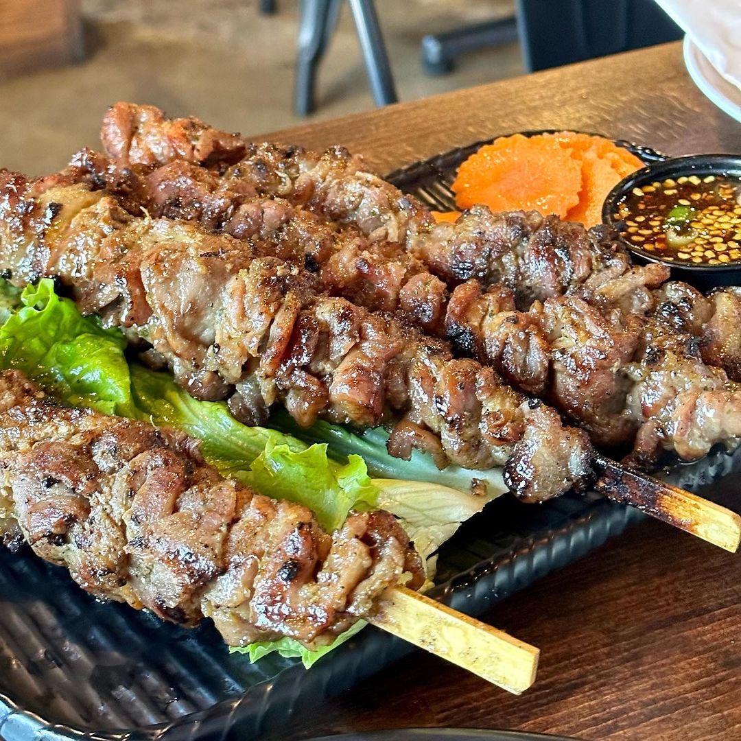 เอมมี่ - มรกต กิตติสาระ
