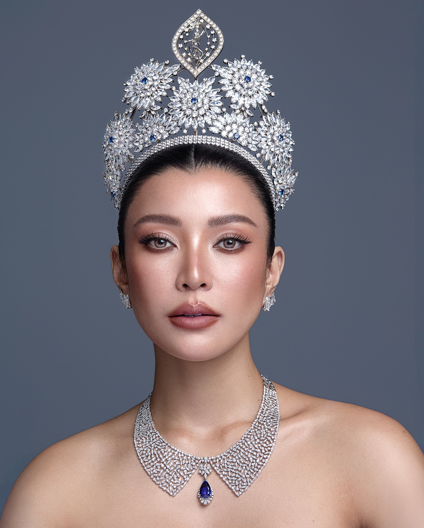 เอมมี่ - มรกต กิตติสาระ