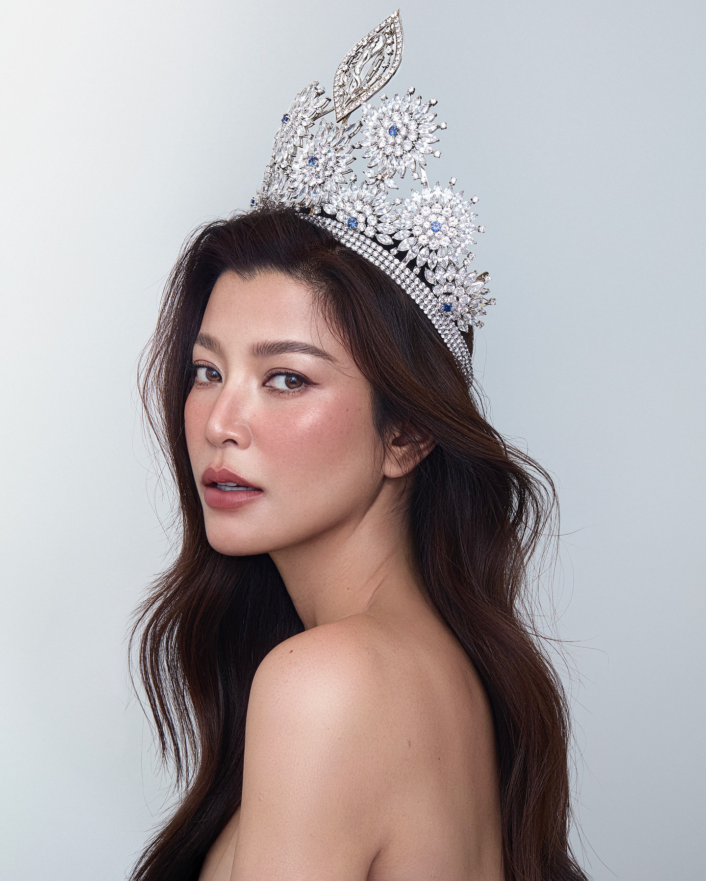 เอมมี่ - มรกต กิตติสาระ