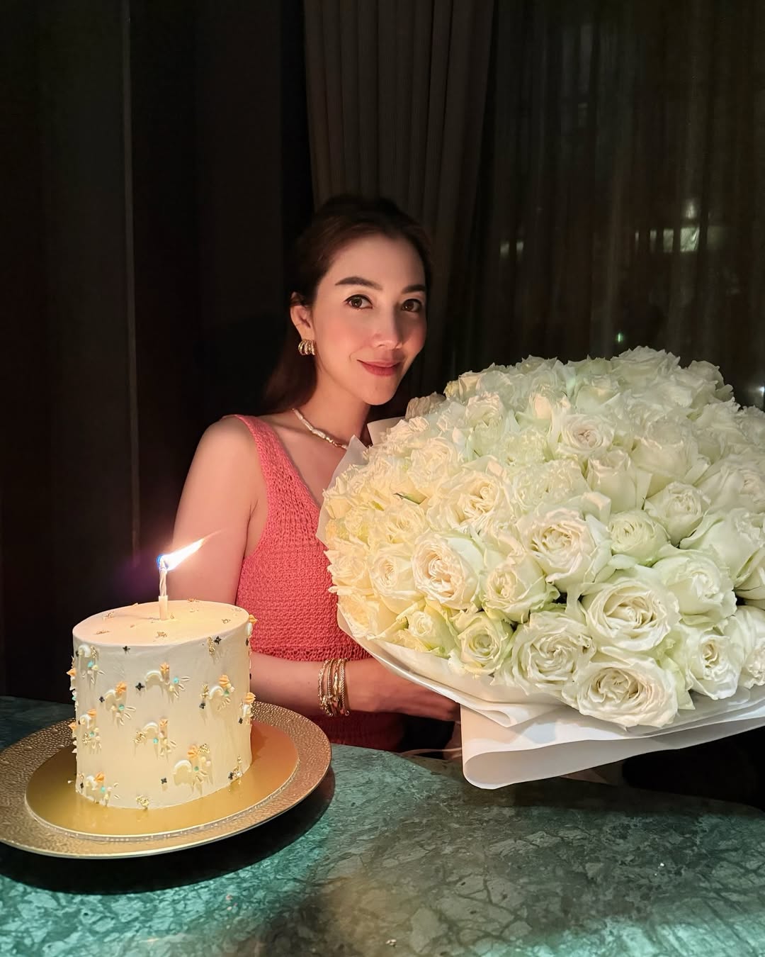 เอมมี่ - มรกต กิตติสาระ