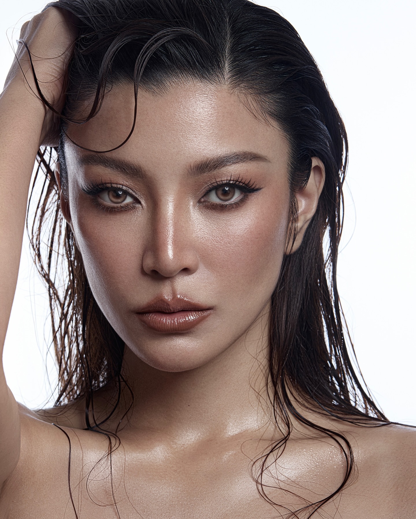 เอมมี่ - มรกต กิตติสาระ