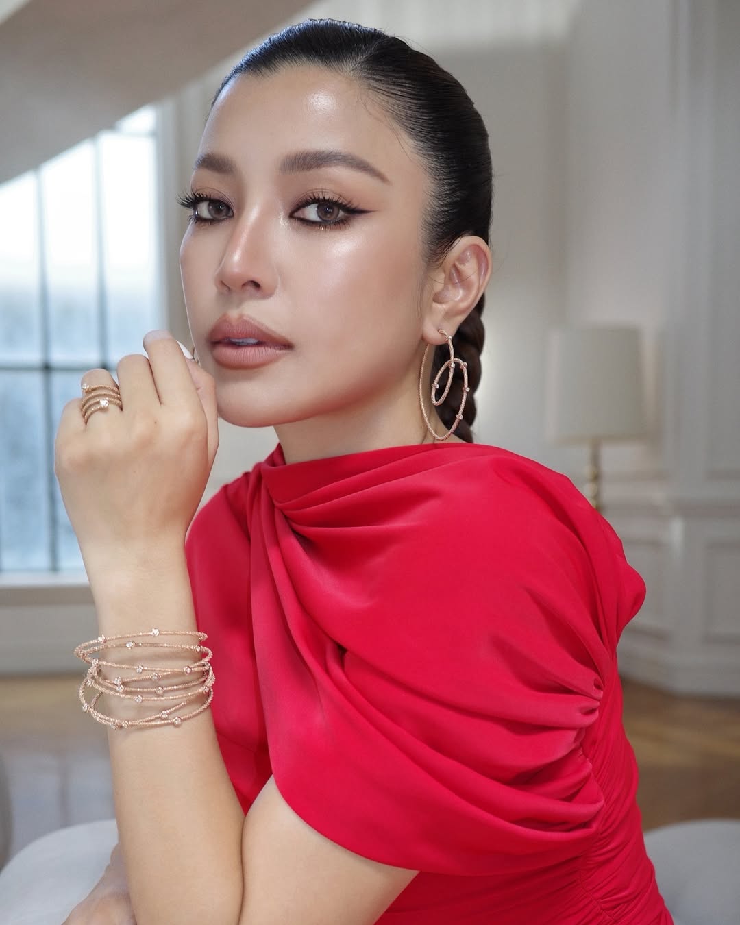 เอมมี่ - มรกต กิตติสาระ