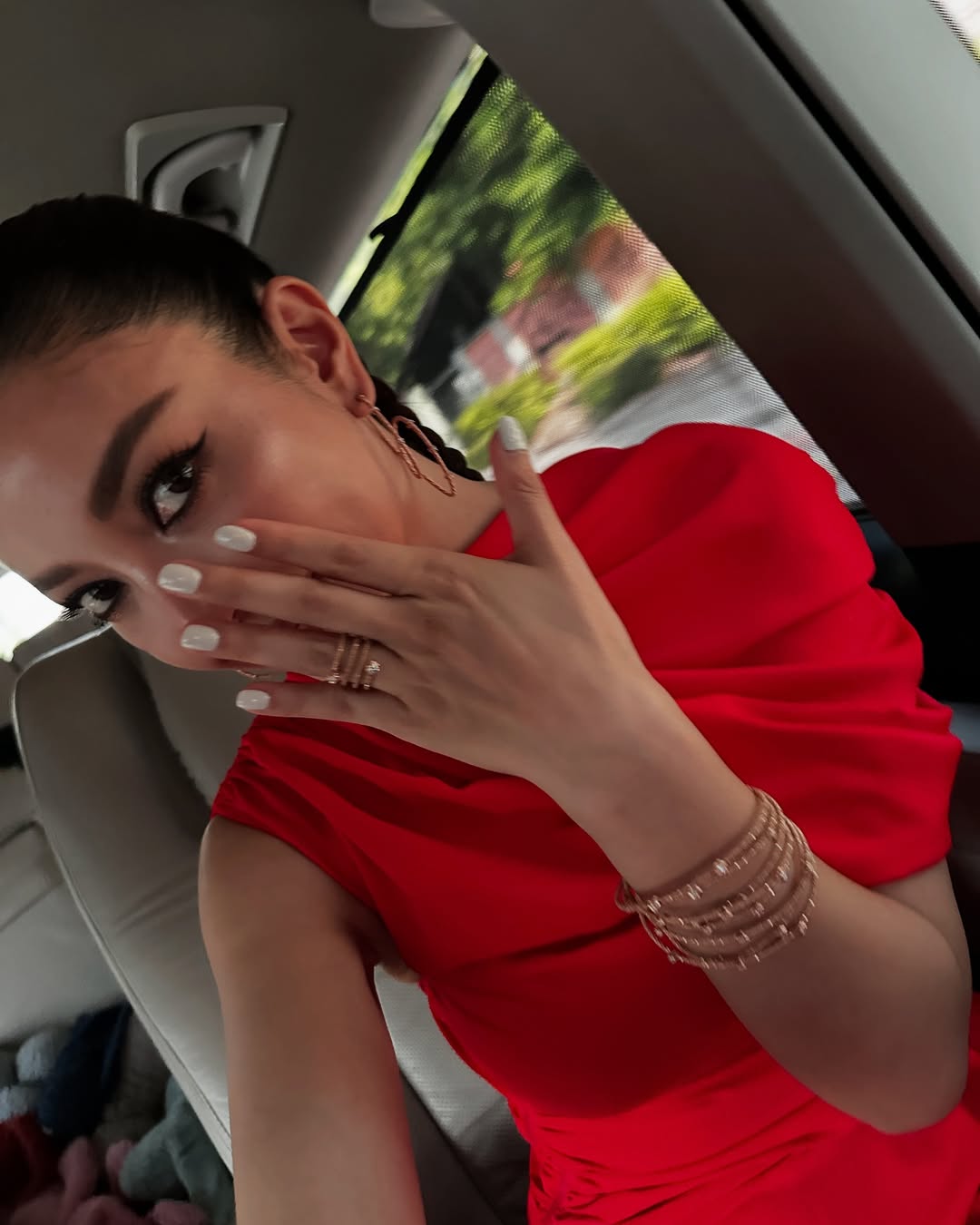 เอมมี่ - มรกต กิตติสาระ
