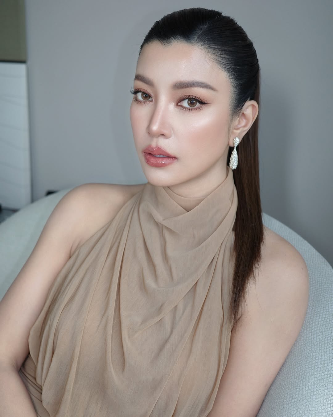 เอมมี่ - มรกต กิตติสาระ